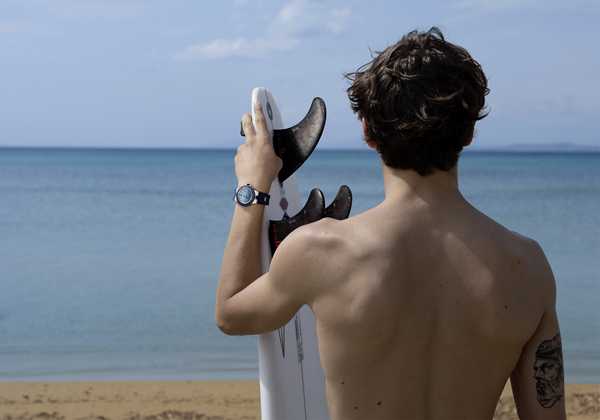 Summer Surfing with the Bulgari Aluminium Capri Editions
