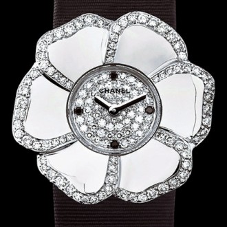 Or blanc 18 carats / Pétales sertis diam