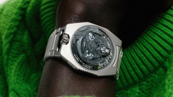 L’UR-100V Magic T « Hunter Green » © Urwerk