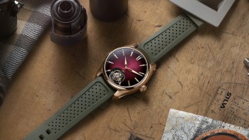 Pioneer Tourbillon Burgundy © H.Moser & Cie.