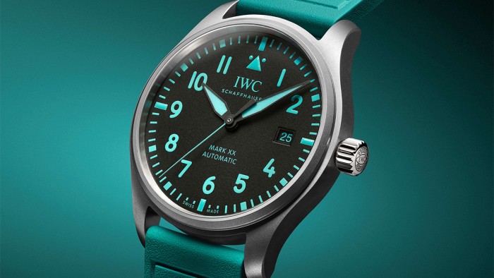 Pilot’s Watch Mark XX Mercedes-AMG PETRONAS Formula One™ Team © IWC Schaffhausen