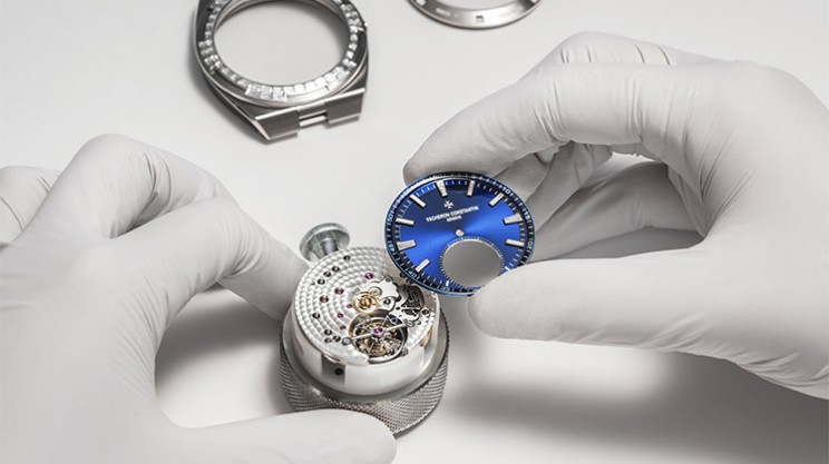 Overseas tourbillon high jewellery © Vacheron Constantin