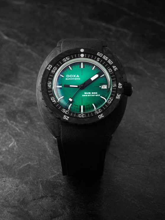 SUB 300 Carbon Sea Emerald © DOXA