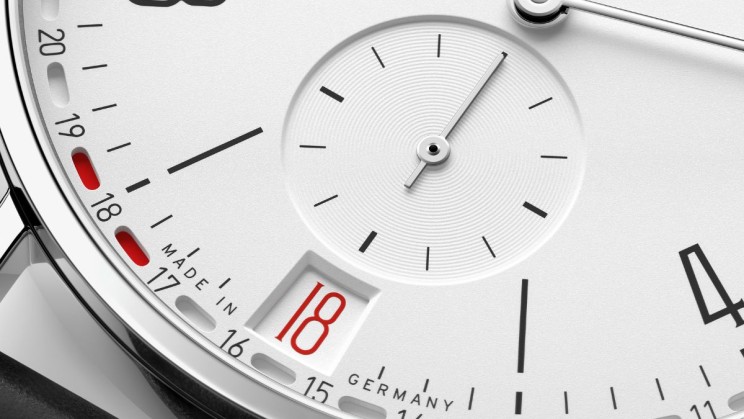 Tangente 2date © Nomos Glashütte