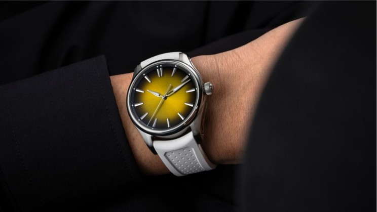 Pioneer Centre Seconds Sunny-Side Up © H. Moser & Cie.