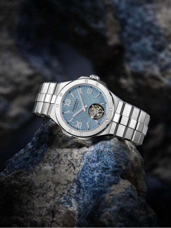 Chopard Eagle Flying Tourbillon, 41 mm de diamètre, Lucent Steel®, mouvement à remontage automatique certifié COSC, 65 heures de réserve de marche. © Chopard