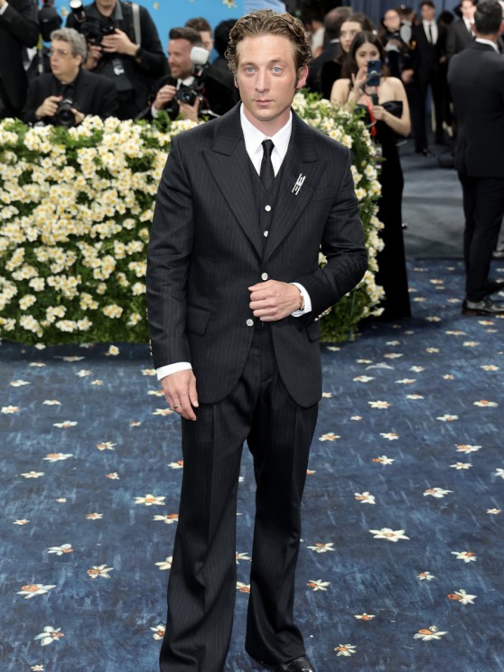 Jeremy Allen White, Jaeger-LeCoultre Reverso Tribute Monoface Small Seconds © Getty Images