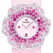 Or blanc 18 carats / Pétales pavés diam & saphirs roses
